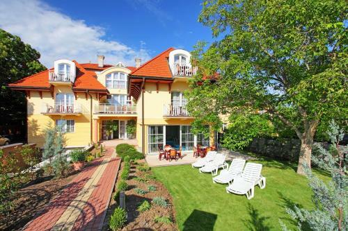 Hostal Balazs Villa