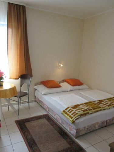 Hostal S�le Apartments & Rooms