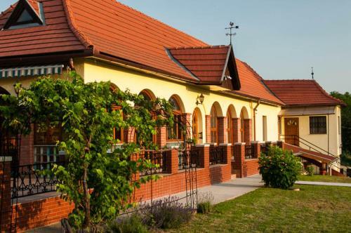 Hostal Villa Teleki