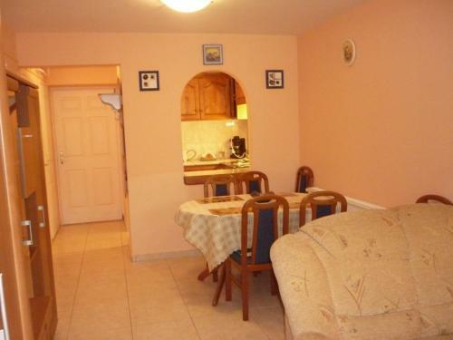 Kis-barbara Apartman