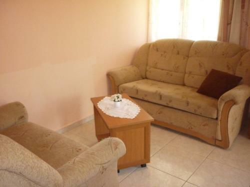 Kis-barbara Apartman