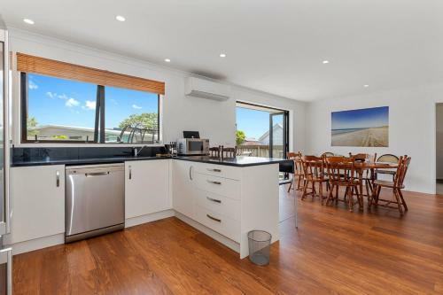 Bream Bay Family Bach - Ruakaka Holiday Home