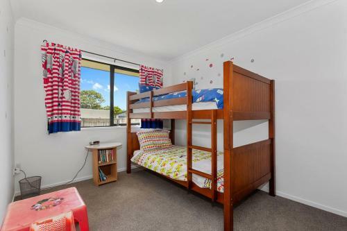 Bream Bay Family Bach - Ruakaka Holiday Home
