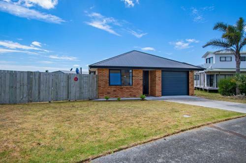 Bream Bay Family Bach - Ruakaka Holiday Home