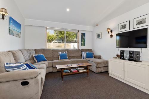 Coast Awhile - Ruakaka Holiday Home