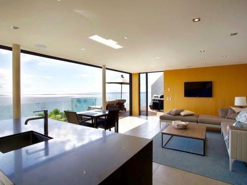 The Lookout - Tairua Holiday Home