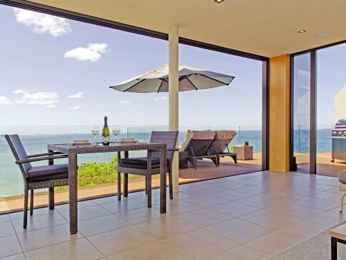 The Lookout - Tairua Holiday Home