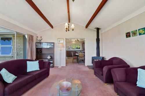 Taupo View Rendezvous - Taupo Holiday Home