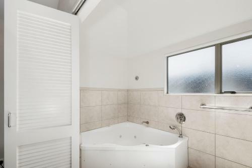 Hart's Place - Taupo Central Holiday Unit
