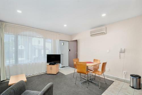 Hart's Place - Taupo Central Holiday Unit