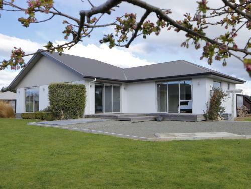 Acaia Lodge - Te Anau Holiday Home