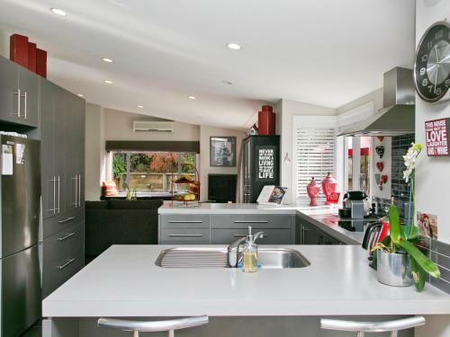 Lake Retreat - Taupo Holiday Home