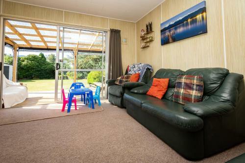 Takahe Cabin - Te Anau Holiday Home