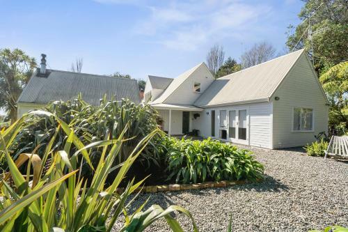 The House - The Lodge Te Horo