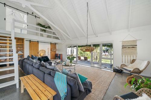The House - The Lodge Te Horo