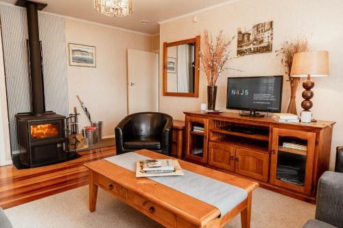 Alpine House - Turangi Holiday Home