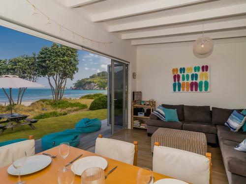 Beachfront Beauty - Whangamata