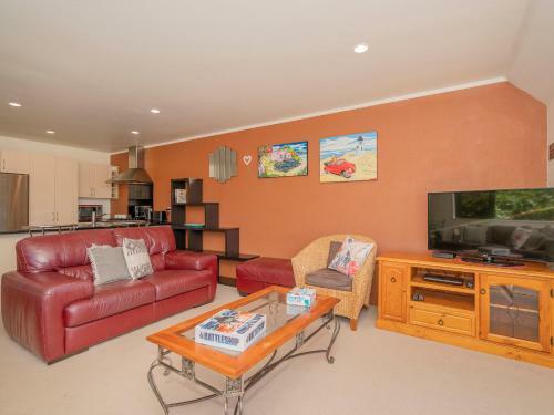 Harbourside Haven - Whangamata Holiday Home