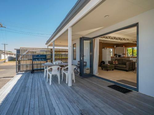 Fun In The Sun - Whangamata Holiday Home