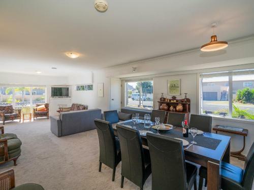 Greenside Getaway - Whangamata Holiday Home