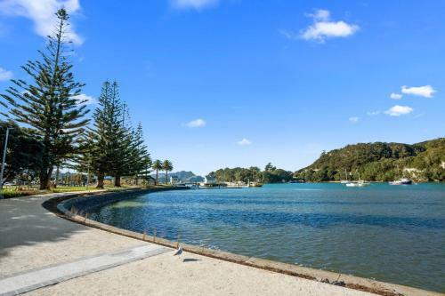 Welcome Aboard - Whitianga Apartment