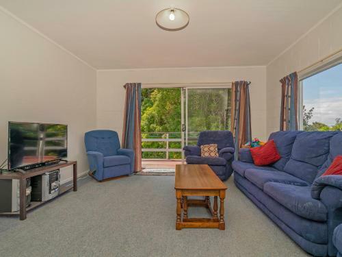 Scotts Base - Whiritoa Beach Holiday Home