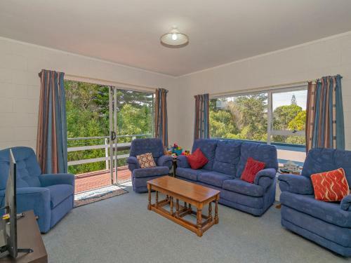 Scotts Base - Whiritoa Beach Holiday Home