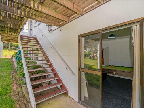 Scotts Base - Whiritoa Beach Holiday Home