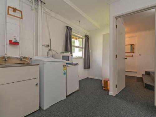 Scotts Base - Whiritoa Beach Holiday Home