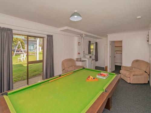 Scotts Base - Whiritoa Beach Holiday Home