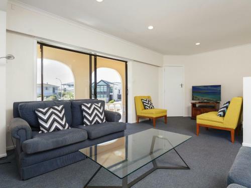 Sand Castles - Mount Maunganui Holiday Home