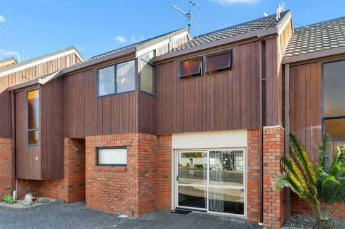 Downtown Mountview - Mt Maunganui Holiday Home
