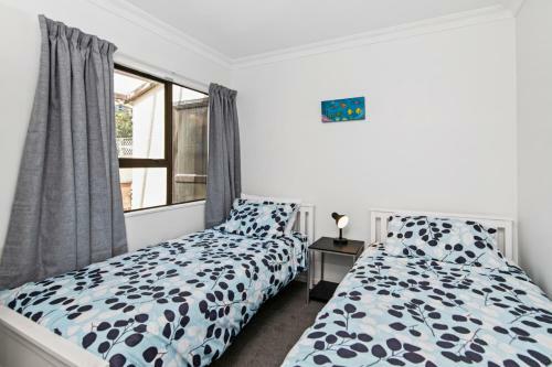 Mt Beach Retreat - Mt Maunganui Holiday Home