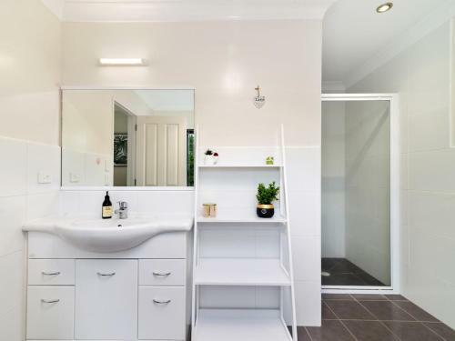 Holdens Bay Retreat - Rotorua Holiday Home
