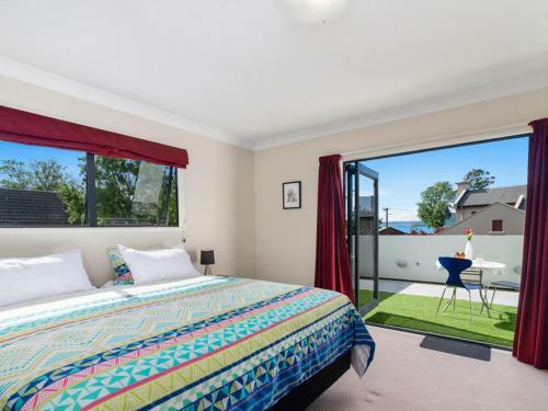 Holdens Bay Retreat - Rotorua Holiday Home