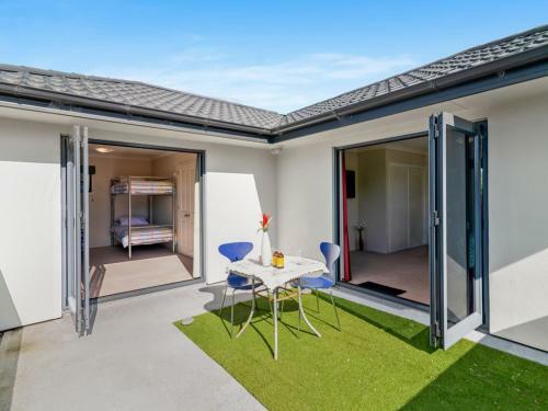 Holdens Bay Retreat - Rotorua Holiday Home