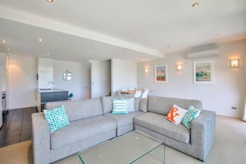 Diamond Villa - Lake Views, Central Location