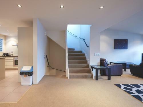 Ridge View Apartment - Queenstown Apartment