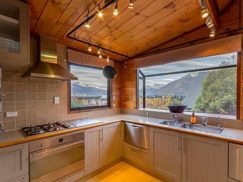 Sublime Escape - Queenstown Holiday Home