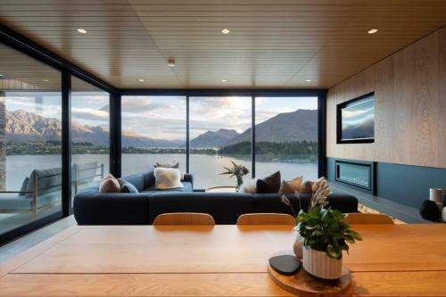 The Lake House Villa 2- Direct Lake Access