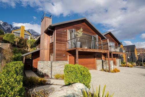 Cedar Lodge - Jacks Point Holiday Home