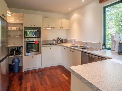 Jolie - Akaroa Holiday Home