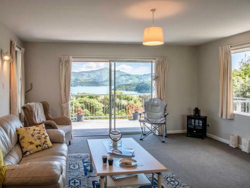 French Bay Views - Akaroa Holiday Home