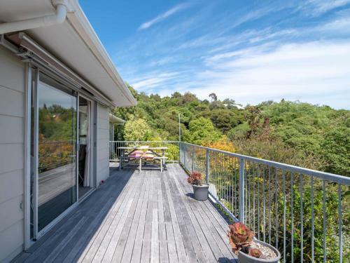 French Bay Views - Akaroa Holiday Home