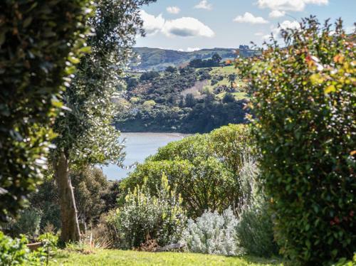 Manaia Cottage - Akaroa Holiday Home