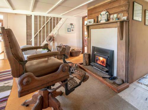 Manaia Cottage - Akaroa Holiday Home
