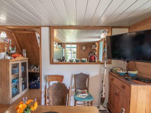 Manaia Cottage - Akaroa Holiday Home