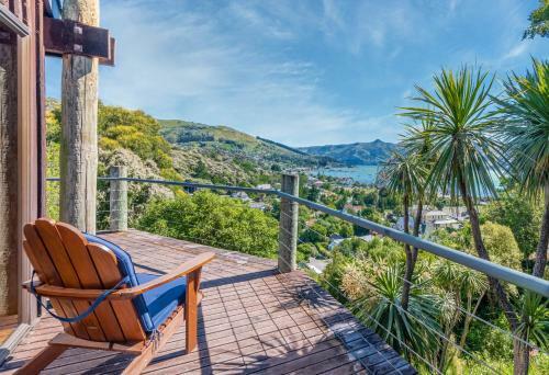 The Tree House - Akaroa Holiday Home