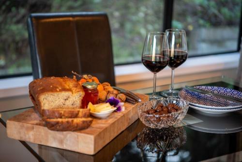 Fantail Cottage - Akaroa Holiday Home