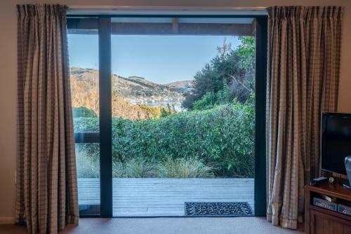 Fantail Cottage - Akaroa Holiday Home